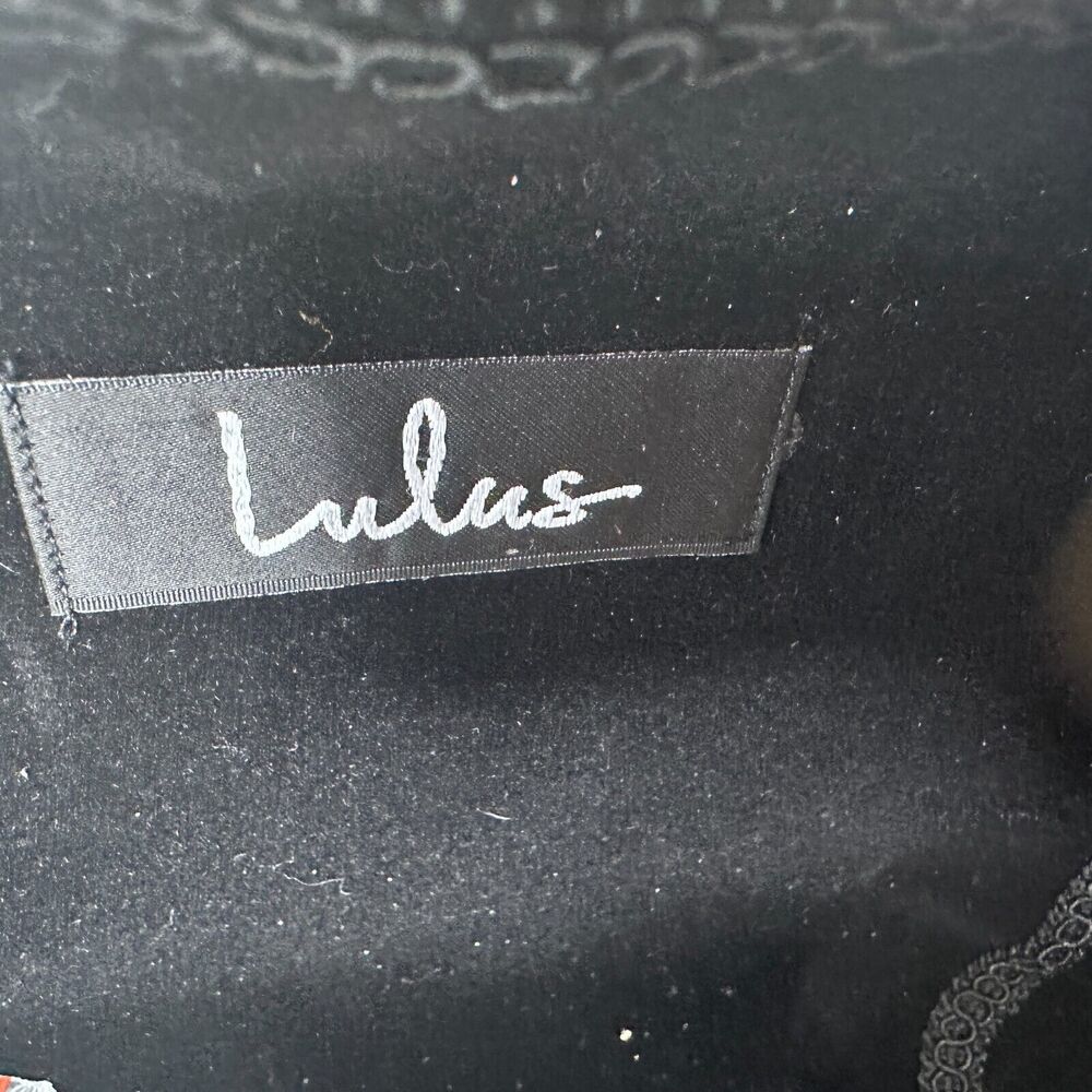 Lulu's Silver Metallic Krinkle Box Snap Close Clutch Purse & Chain Strap - Picture 10 of 16